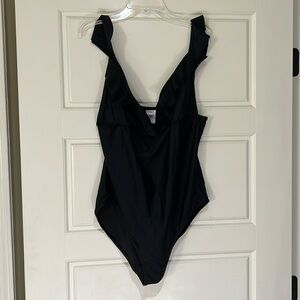 J crew xl black ruffle swimsuit resortwear slimming mom bod